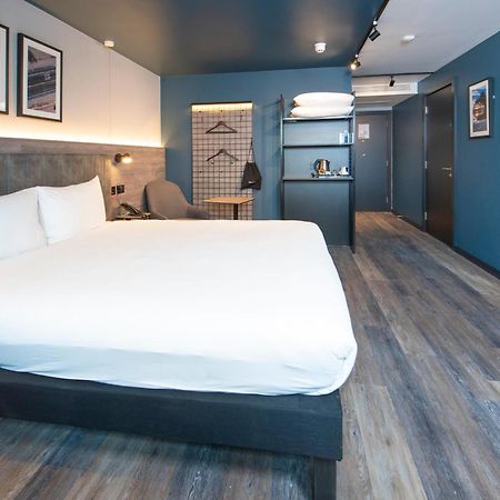 Hotel Ibis Styles London Gatwick Airport Crawley  Exterior foto