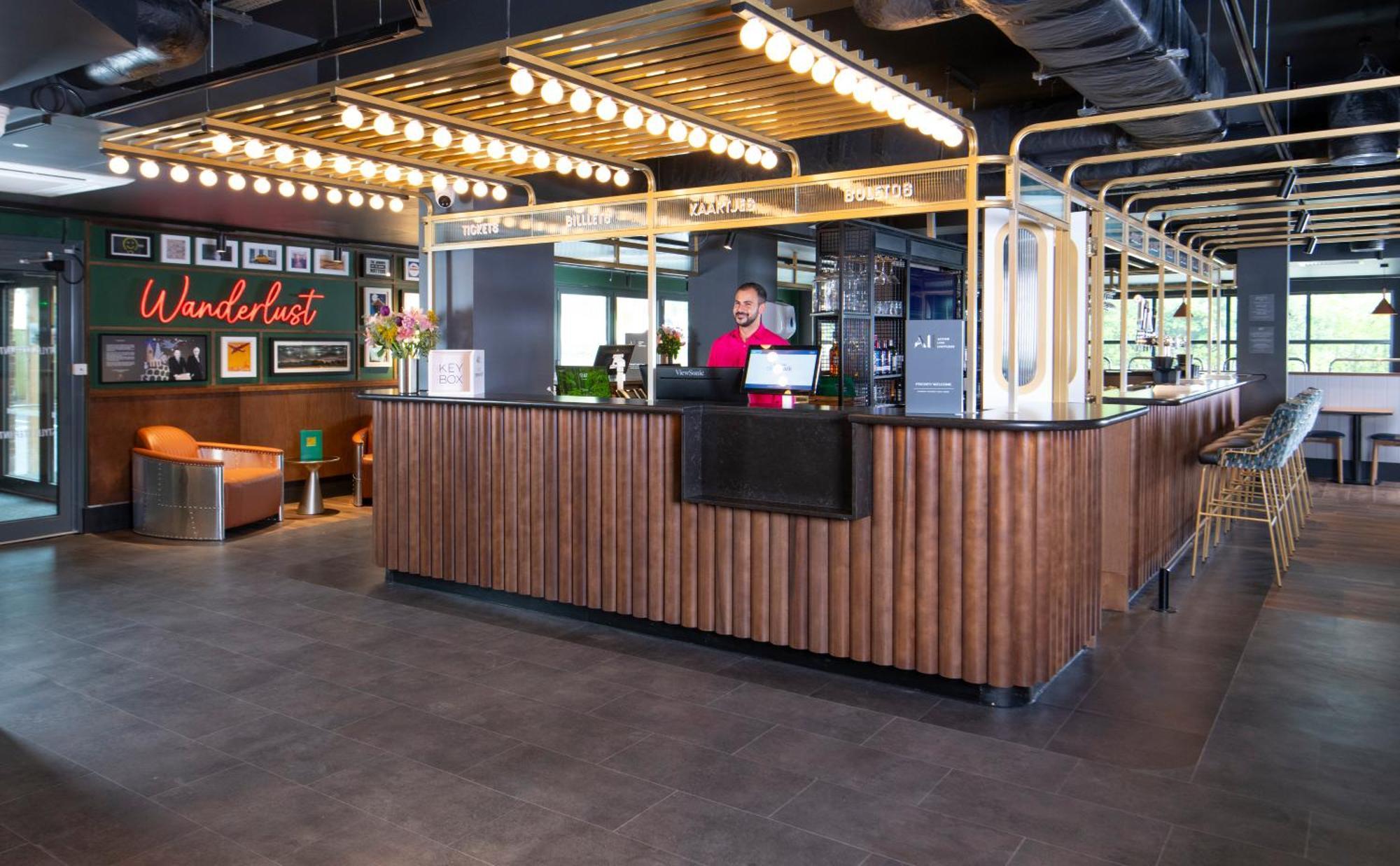 Hotel Ibis Styles London Gatwick Airport Crawley  Exterior foto