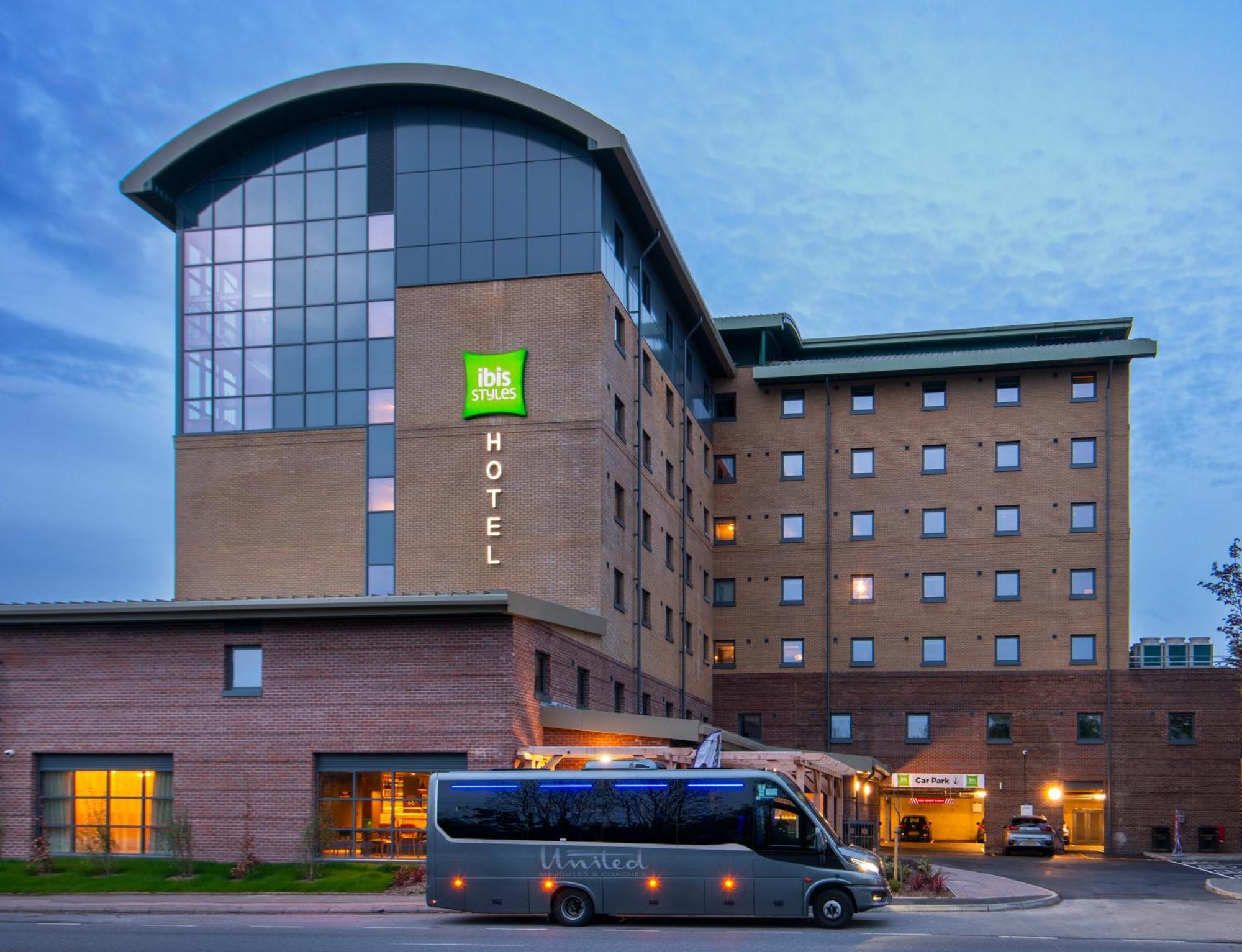 Hotel Ibis Styles London Gatwick Airport Crawley  Exterior foto