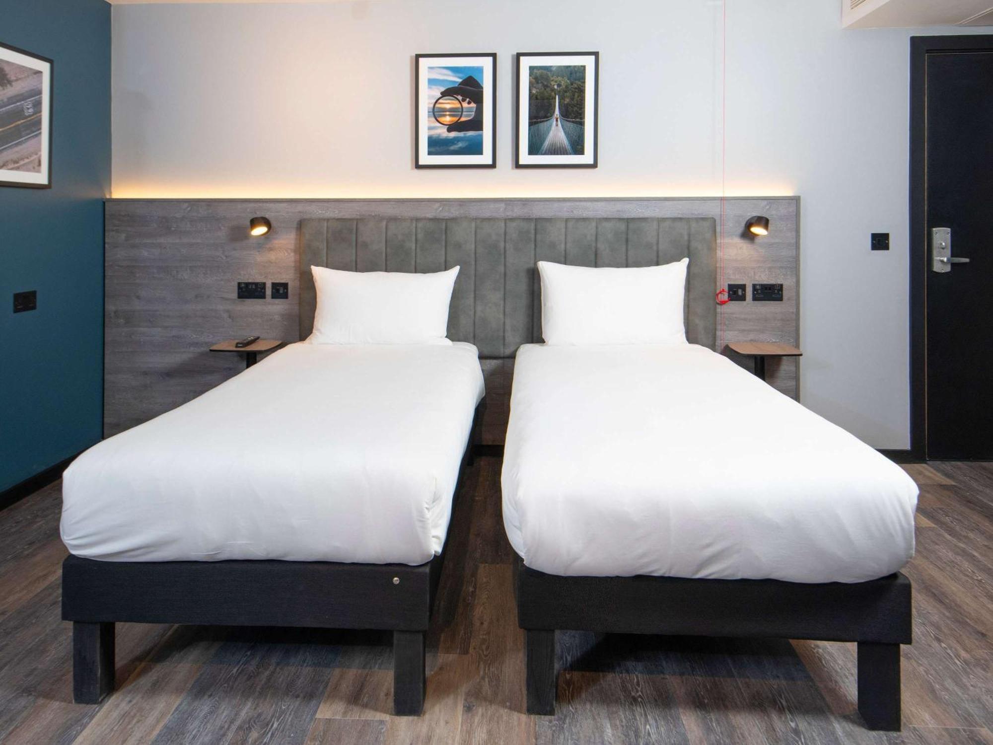 Hotel Ibis Styles London Gatwick Airport Crawley  Exterior foto