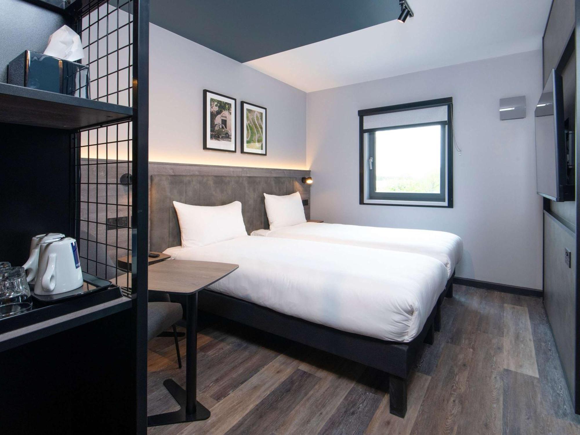 Hotel Ibis Styles London Gatwick Airport Crawley  Exterior foto