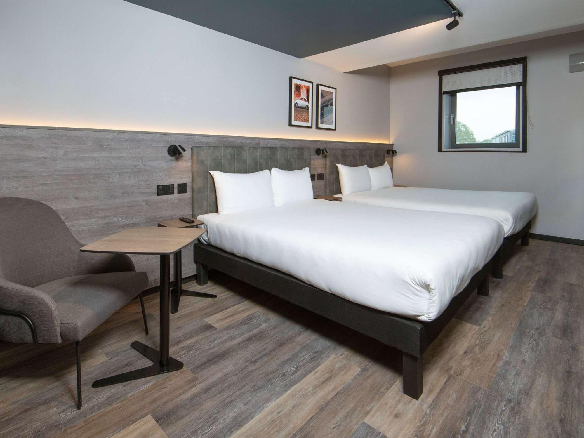 Hotel Ibis Styles London Gatwick Airport Crawley  Exterior foto