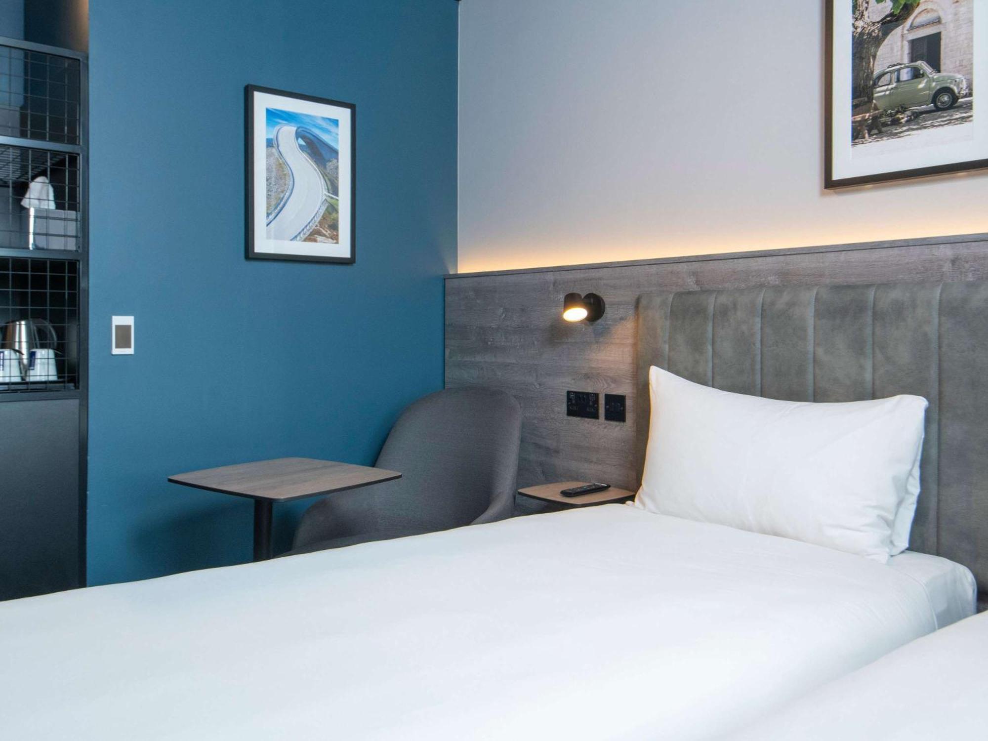 Hotel Ibis Styles London Gatwick Airport Crawley  Exterior foto