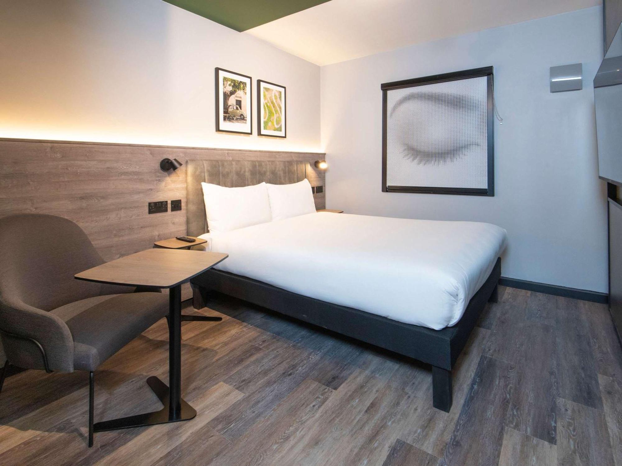 Hotel Ibis Styles London Gatwick Airport Crawley  Exterior foto