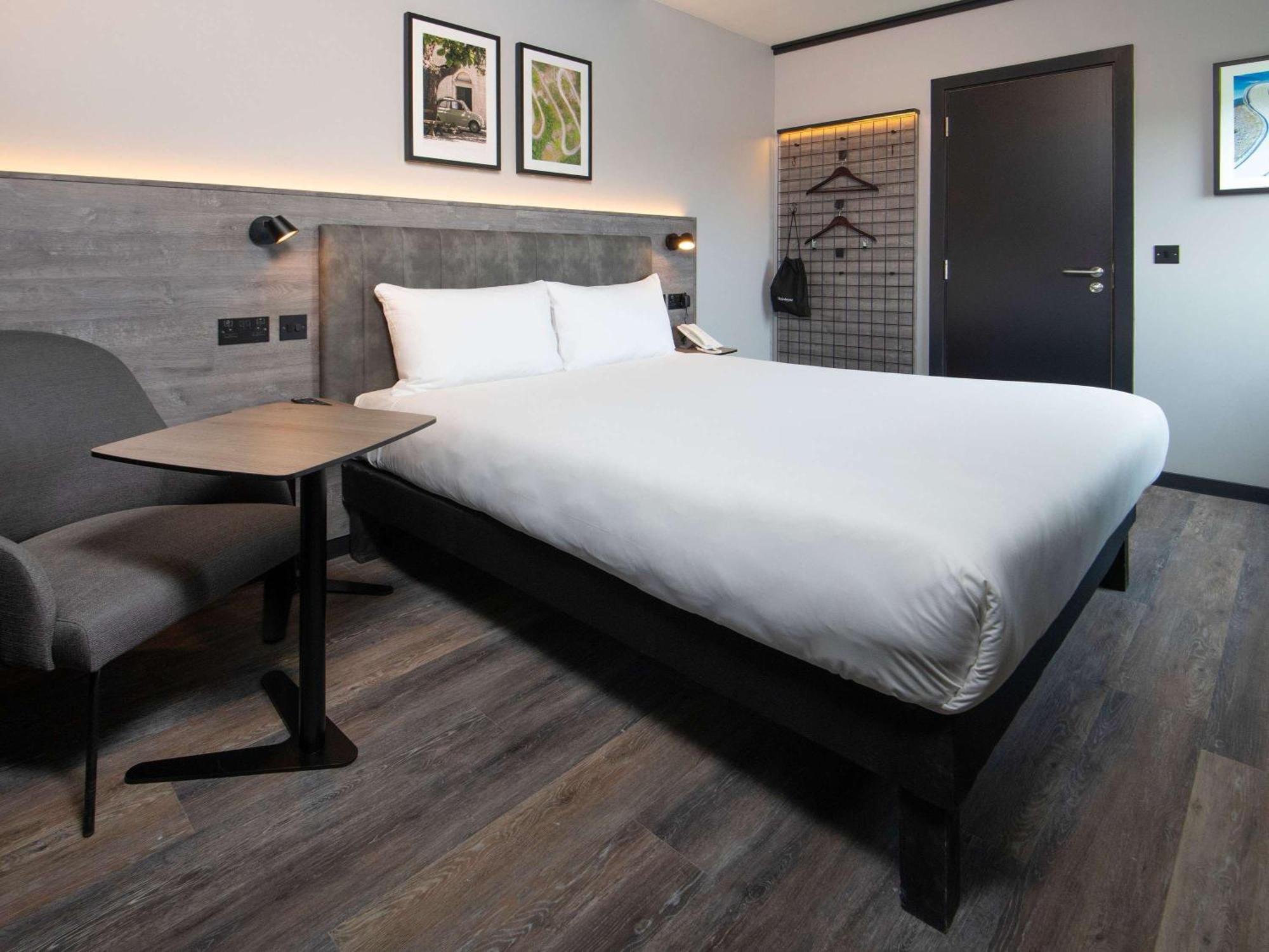 Hotel Ibis Styles London Gatwick Airport Crawley  Exterior foto