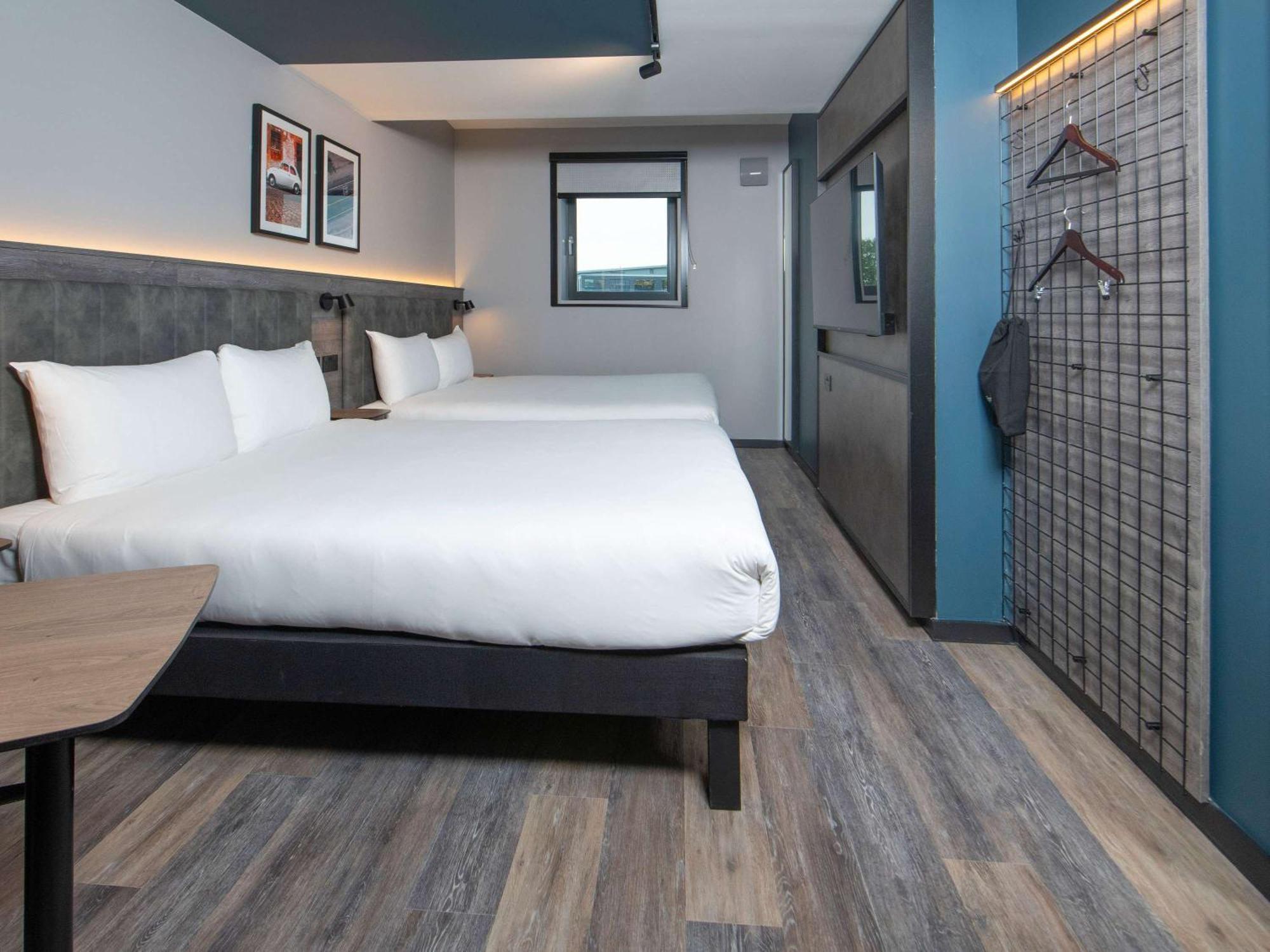 Hotel Ibis Styles London Gatwick Airport Crawley  Exterior foto