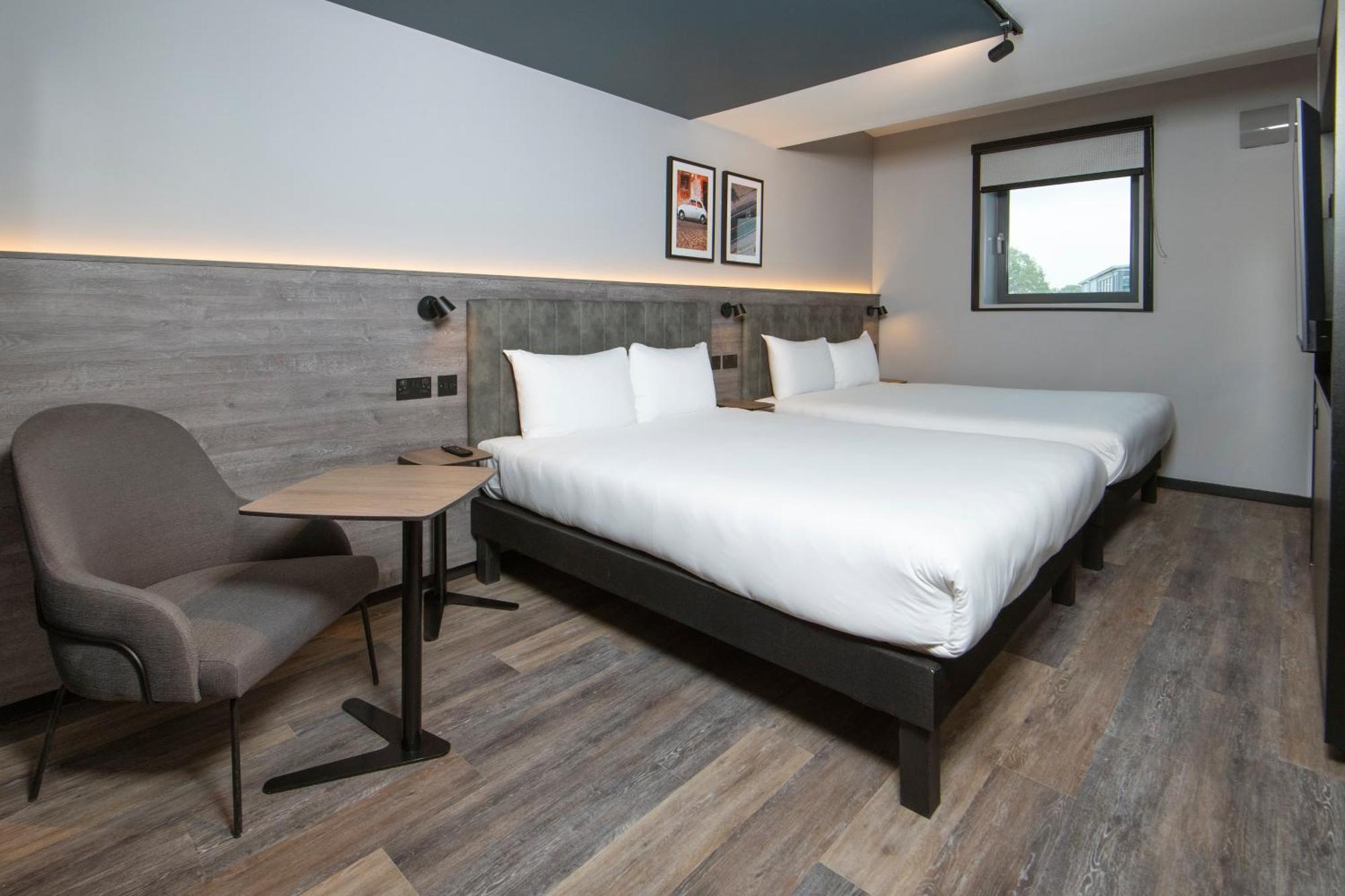 Hotel Ibis Styles London Gatwick Airport Crawley  Exterior foto