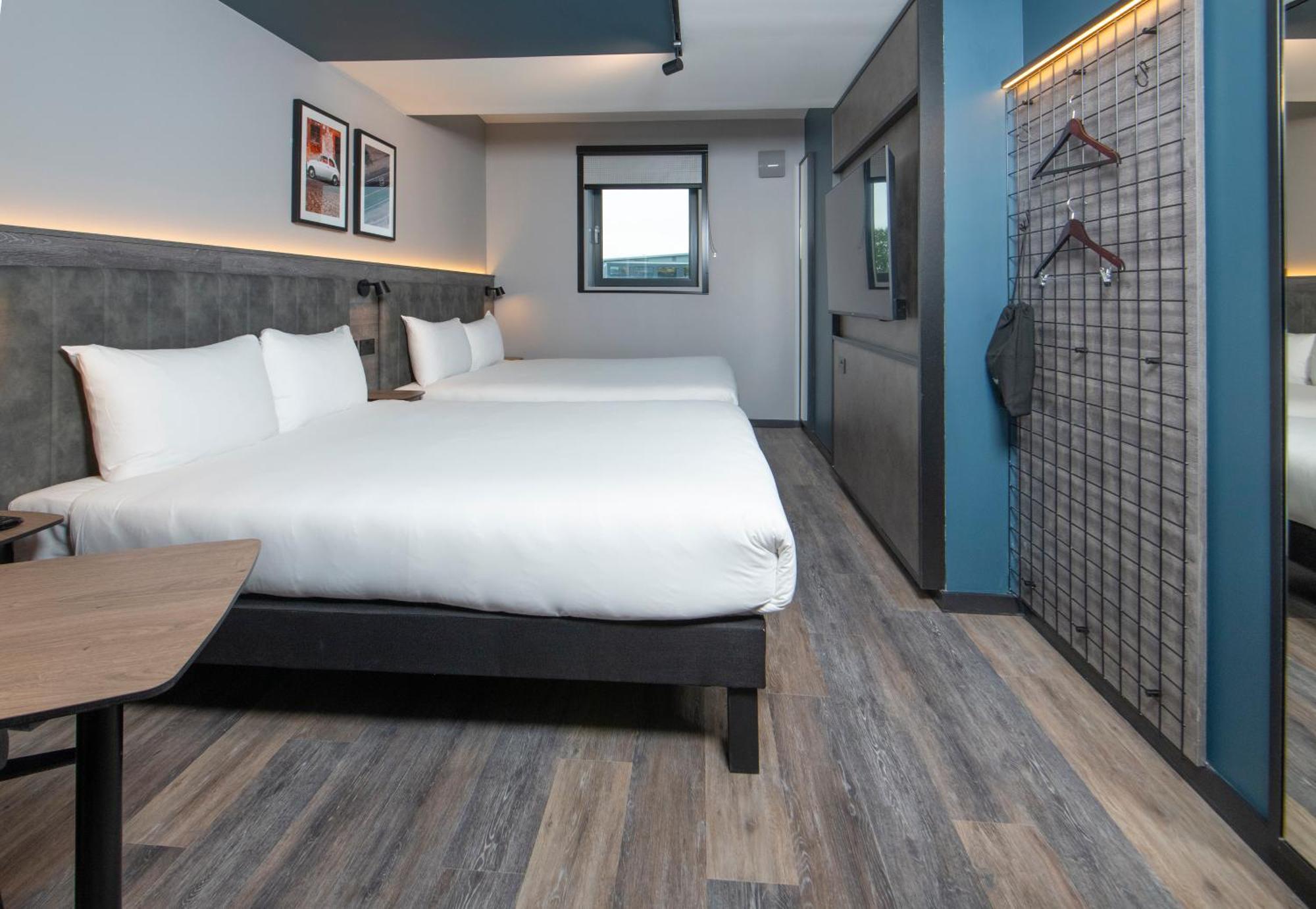 Hotel Ibis Styles London Gatwick Airport Crawley  Exterior foto