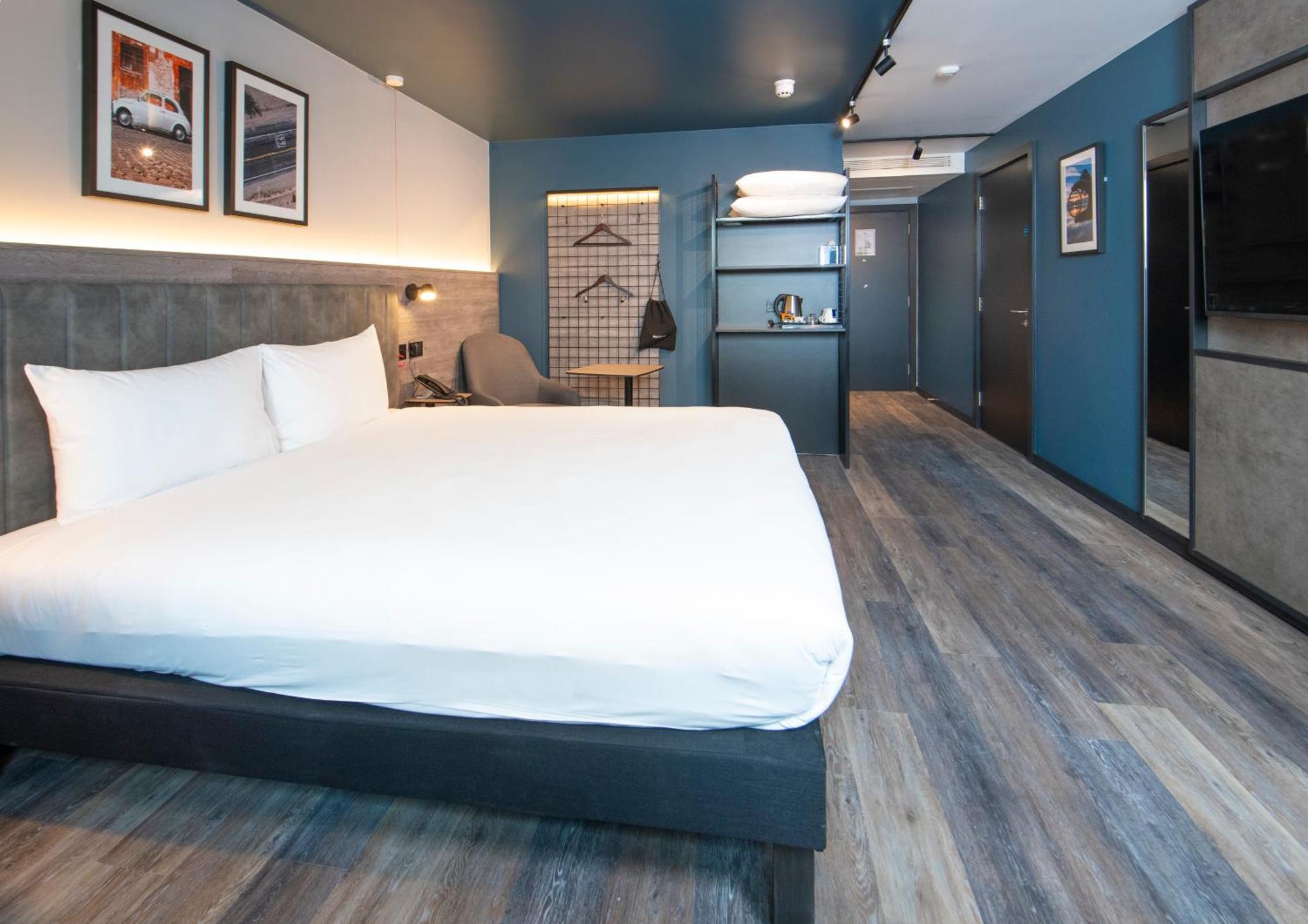 Hotel Ibis Styles London Gatwick Airport Crawley  Exterior foto